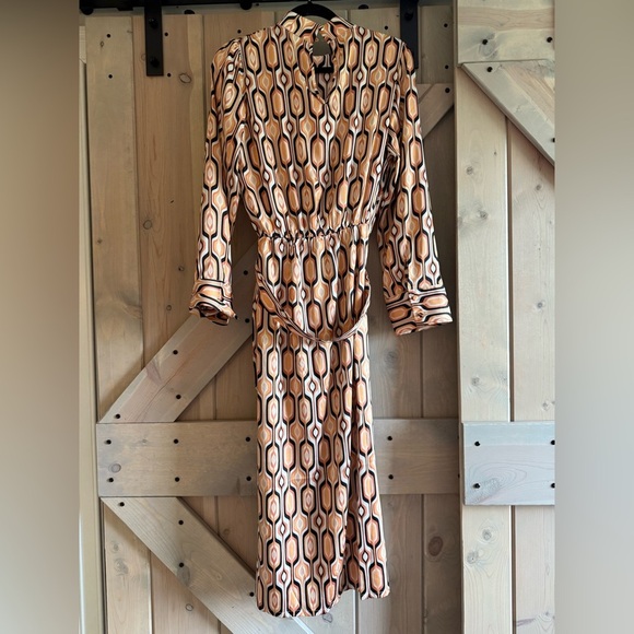 NWT Dress Forum Geometric Patterned Midi Dress with Belt - Picture 6 of 6